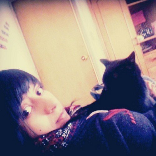 Steffynay's profile picture. Lo bueno del pasado es que no cambia, ya no puede ser peor de lo que fue. Lo malo del pasado es que no  cambia y solo nos queda aceptar que ya fue...