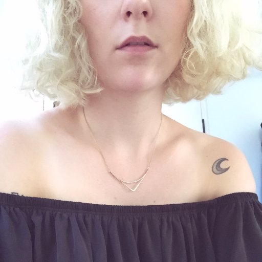 Handmade jewelry, fashion, feminism, ceramics, nature, photography, community, activism, sharing, learning.