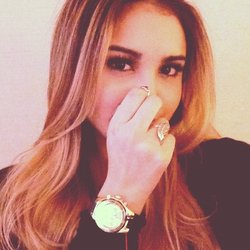 stellabella96's profile picture. Live tweeter