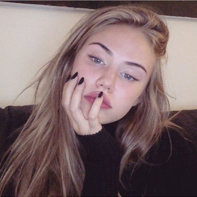 rprose_'s profile picture. ˋ stop walking around like a fucking cliche ´