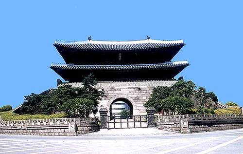 ylee01's profile picture. 