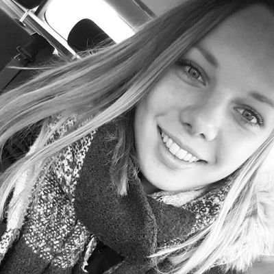 18, Lutten, Nederland. Verpleegkunde studente. Dol op zon🌞, koekjes🍪, lieve mensen 👭 en Justin ❤
