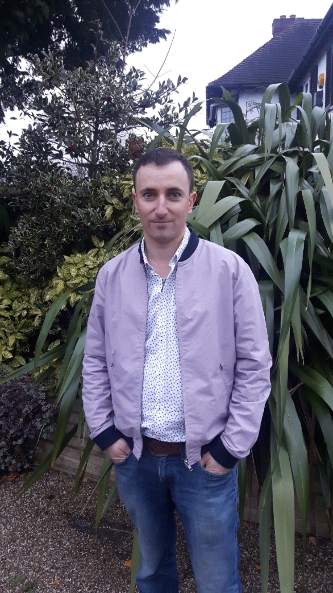 South London businessman , author ,actor, interests ' The Krays ,' Music , Raves , Brighton , Victorians & many more . Views are my own & I'm not an adviser .