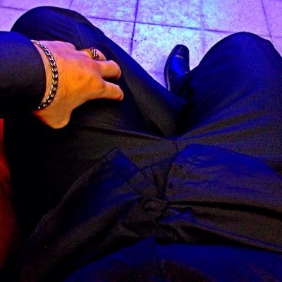 Una persona que te hace reir, puede llegar a enamorarte. snapchat: luiis_enrique3