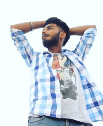 urz_ashu's profile picture. give respect take RespecT😊
innocet cute full loaded love
bathrOOm singer🎤
music lover 
be safe