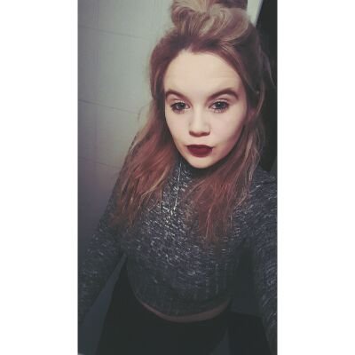 LeanneMccxo's profile picture. If you follow me, you will probably get lost.