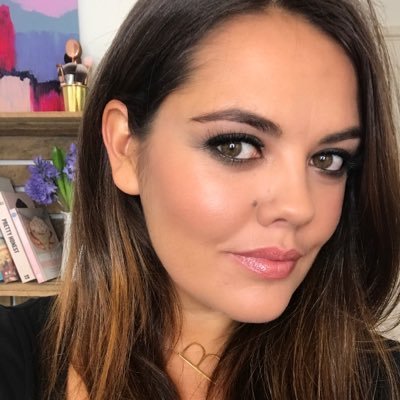 Celebrity makeup artist. Addicted to glitter, custard & treehouses. Presenter on This Morning.Instagram: bryony_blake YouTube: https://t.co/VGRCteDLE7