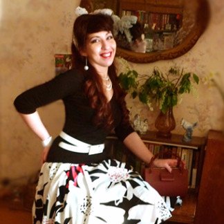 Cat_illustrator's profile picture. illustrator ------------
I do not know much English, only recently started to learn it, I mostly use the automatic translator. I'm sorry for the mistakes