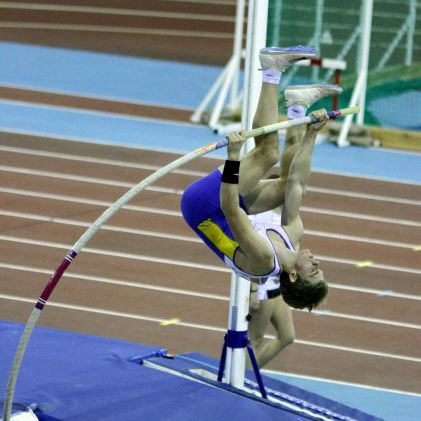 POLE VAULT