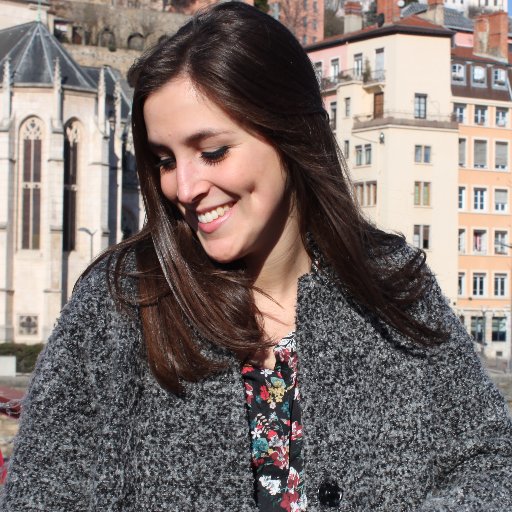 BasiCamille1's profile picture. BasiCamille, c’est un blog mode et un style qui mêlent bons basiques et pièces un peu fofolles. Bienvenue dans mon univers simple, mais pas simpliste ! ;)