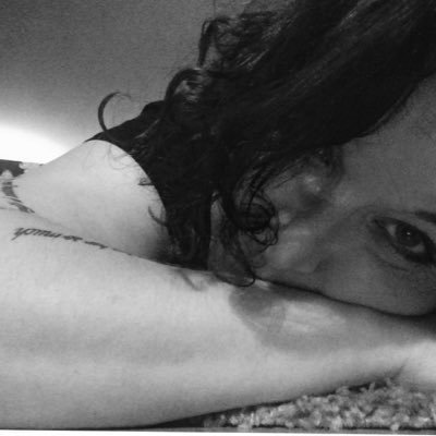 JeaJoh332's profile picture. Jag har absolut inget att gnälla över och det är ju helt förjävligt!