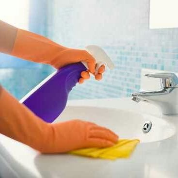 domestic and commercial cleaners of private house to offices I offer an extremely great service