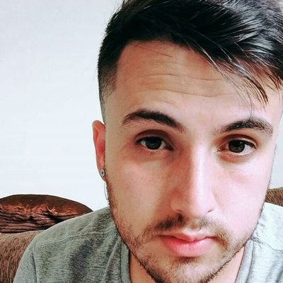 Um cientista, mais reconhecido como físico e matemático, também astrônomo, alquimista, filósofo natural e teólogo -sqn . 1993...kk