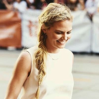 I am considered many different things to many people. I prefer to simply be known as Emma Swan. /@ElegantTenacity is the woman of my dreams/ #SweetPea