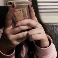• Mariana • (@fariia_mah) 's Twitter Profile