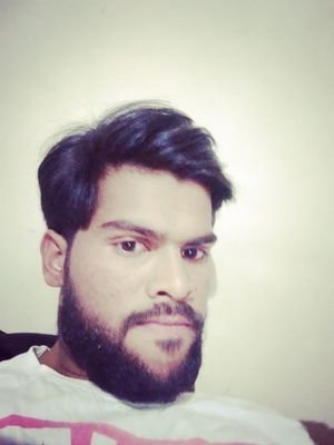 Die heart SRK fan. Love to hang around with friends. Believer of KARMA. Beard lover☺
