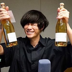 大学生でAlexandros、 KEYTALK.ワンオク、 ドラマスティックアラスカ、 サカナクション、 SPYAIR、 UVERworld、 感覚ピエロ、ブルエン、Fear,and Loathing in Las Vegas、MAN WITH A MISSIONなどのバンドが好きです。