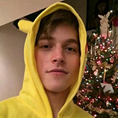 Primera fuente de información Española sobre el actor Froy Gutierrez. Activa las notificaciones y no te pierdas nada! también subiremos memes! 📷📝