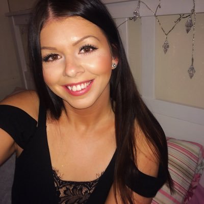 lauramcatherine's profile picture. Twenty something Northerner based in London. Animal crazy and lover of gin, butter pies, early nights & a good book 📚💗🐼🌞