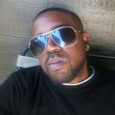 therealB_23's profile picture. 