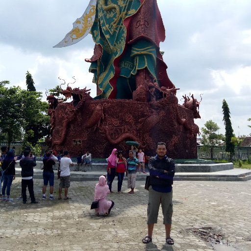 KikeyPdw1994's profile picture. Nama : Rizky Triyantono
TTL : Tuban, 03 Oktober 1994