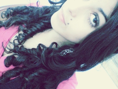 14 anos.sagitariana. Vou postar muitos twittes, se não gostou não me siga! Quer um follow meu? Dê follow primeiro! HAHAHA' gente eu sou simpatica tá ;) beiijos