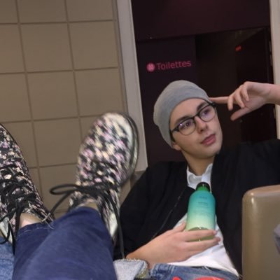 RpggTroy's profile picture. 18 ans ⛓Troy est un garçon compliqué À cerner ⛓impulsif ⛓agressif ⛓ bipolaire ⛓I´M A psychopathe 💉