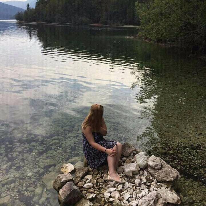 Viktori12749388's profile picture. 