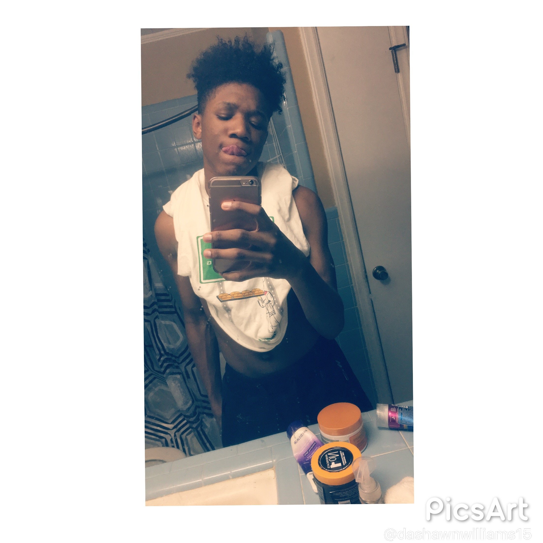Hi, my name is Dashawn 😋.......... I'm 16 🤷🏽♂️• I enjoy Marching Band 👏🏾 Snapchat: Jynx.masterr23 😌 and my instagram is @d.a.s.h.a.w.n 😌💞💞💞