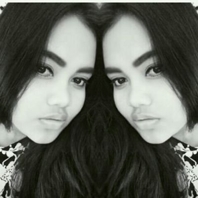 sometimes,when i say i am okay,i want someone to look me in the eyes,hug me tight and say,i know you're not
😖