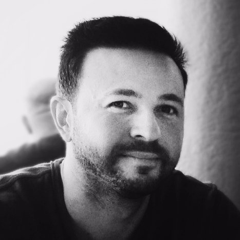 Creative Director focused on making Customer Service fun