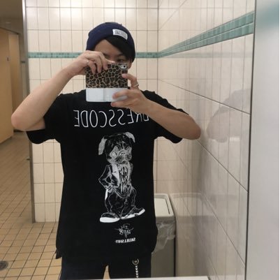 foxeyes69er's profile picture. ただの夢烏です。ライブの楽しみ方を日々研究中。