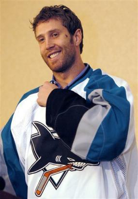 19joethornton's profile picture. I play hockey for the San Jose Sharks from October - March.