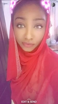 Aysa7898's profile picture. 