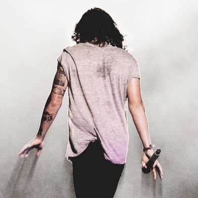 Annysarate's profile picture. Larry is real