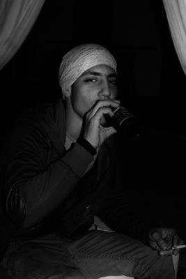 Gawa82588973's profile picture. ‏انا عندي لعنيكي كلام محدش غيري في الدنيا يقوله

في يوم من الأيام ليكي أو لناس تانية

ولو كل الكلام إتقال عنيكي في غربتي موال