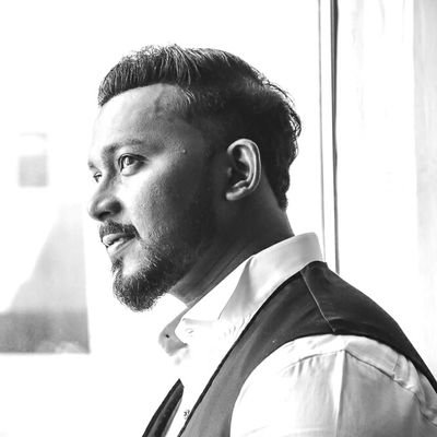 Simplicity personified.....with high dreams and an indomitable spirit to get 2 da pinnacle of success.