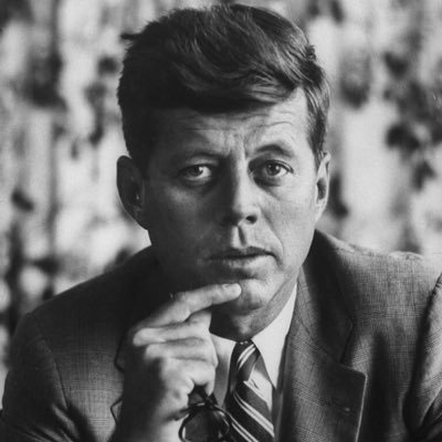 📷🇺🇸 | Posting daily pics of the 35th President of the United States of America, John F. Kennedy. UK based. | #JFK100 | You can also follow me on Instagram!