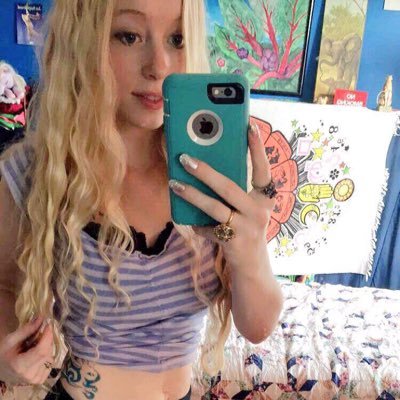 smokeforfree's profile picture. 🌊☀️💜Violet Jade💜 ☀️🌊 '96 '14 5/18/16