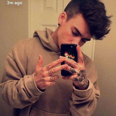 Wesrpgtrd's profile picture. je ne suis pas fiancé à Shawn mais à l'amour de ma vie.