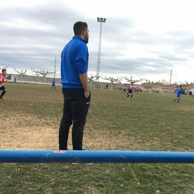 Graduat en Administració i Dirección d'Empreses 📈 Jugador del C.F. Bellpuig #2cat 🔴 Entrenador Juvenil A del C.F Bellpuig ⚽️