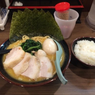 名古屋で夜、居酒屋🍶カラオケ🎤ディナー🍽をする方、リプ、DMいただければ予約も可能です。お金なんてとりませんよ！ぼったくり店より安いとこ、ご案内します。もちろん贅沢したいという方も、詳しいことはなんでも聞いてください！💁‍♂️