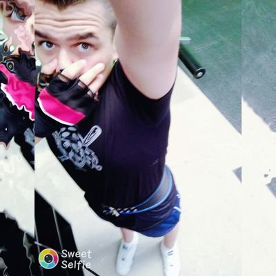 OscarHe05580392's profile picture. sólo dale en seguir☝☝☝☝☝☝☝☝☝
reguetonero al 100%😎
adicto al GYM🙈🙊🙉💪
#TwitterosSinControl.
SKULL
perdón si no the agradezco x averme seguido.
#caposDelCaos