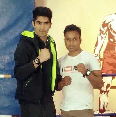 roshanwarsi's profile picture. boxing coach IOS boxing promotion