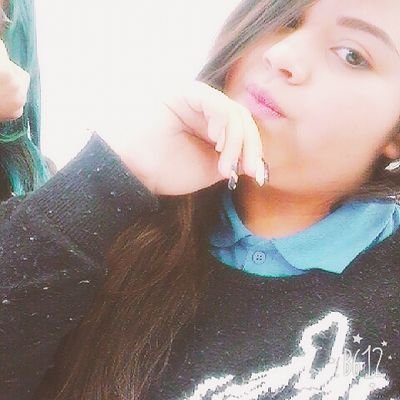 4 Debilidades
de una mujer :
• Mirarla a los ojos. 🙈
•Abrazarla por la cintura. 🙈
•Besos en el cuello. 💕
•Perfume de caballero .👌