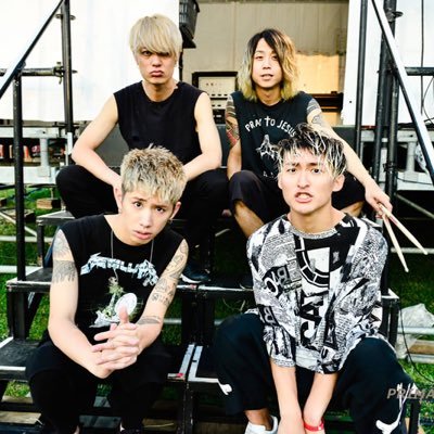 ONE OK ROCK大好きです！ ONEOKROCK好きな人フォローお願いします！😀 2月18日の静岡エコパのLiveいきます！ Live初めてなんで色々と教えてください！