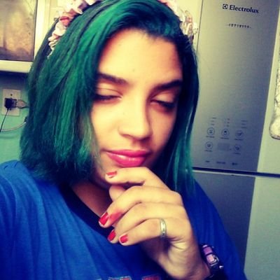 futura YouTube
e não só sou eu
tem uma grande amiga envolvida
aguarde sairá em breve o nosso primeiro video no canal....