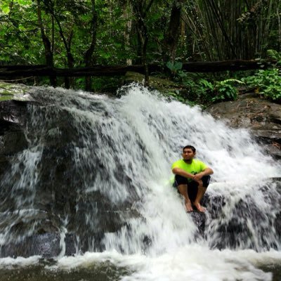 raishakim92's profile picture. Everyone have their own battles. Be fair.