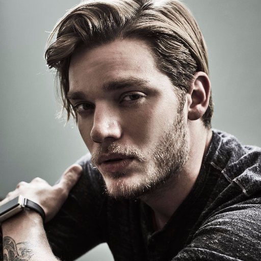 Starring Dominic Sherwood is a fansite dedicated to @DomSherwood1, providing you with the latest news, photos, and more. The site is run by a fan -Emily.