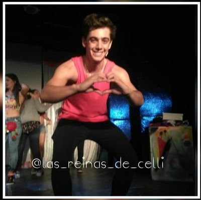 Instagram: las_reinas_de_celli 😍
'Deja que tu sonrisa cambie él mundo, pero no dejes que él mundo cambie tu sonrisa' 😀 El 07/02/2017 rompimos la distancia 💕